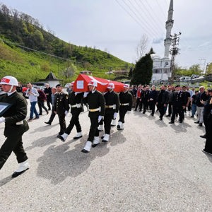ACM Huzurevi yaşlımız Kıbrıs Gazisi Ast. Dursun Ali ŞENER yapılan askeri Tören ile son yolculuğuna uğurlandı. - fotoğraf 2