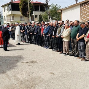 ACM Huzurevi yaşlımız Kıbrıs Gazisi Ast. Dursun Ali ŞENER yapılan askeri Tören ile son yolculuğuna uğurlandı. - fotoğraf 3