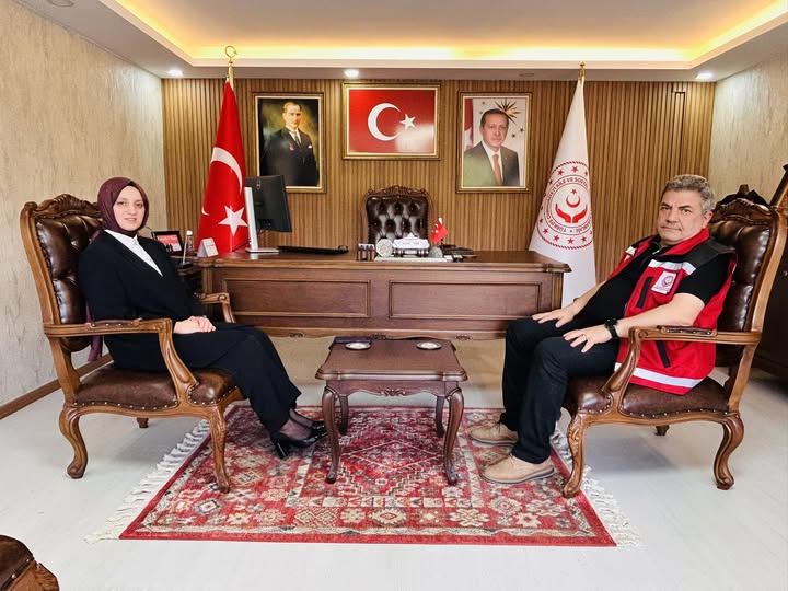 Ulubey Kaymakamı Esra Demirtaş, İl Müdürümüz Harun Tan’a nezaket ziyaretinde bulundu. 