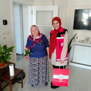 Anneler Günü vesilesiyle Kabataş ve Fatsa ilçelerimizde Aziz şehitlerimizin emanetleri olan kıymetli anneleri personellerimizle ziyaret ederek, onların hayır dualarını aldık ve mübarek ellerini öptük. - fotoğraf 4