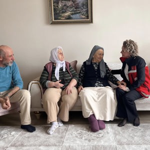 Kurban Bayramı Öncesi Şehit Aileleri ve Gazilere Ziyaret - fotoğraf 1