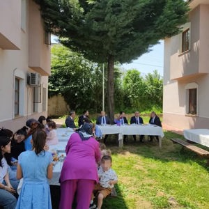 Ünye Kaymakamı Sayın Ayhan IŞIK, Ramazan Bayramı’nın 2. günü Ünye Sabancı Çocuk Evleri Sitesi Müdürlüğümüzü ziyaret. - fotoğraf 2