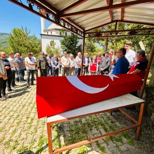 Korgan ilçemizde, 100 yaşında vefat eden Kore Gazisi Mustafa Çatmak, düzenlenen askeri törenle son yolculuğuna uğurlandı. - fotoğraf 4