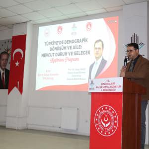 2025 Aile Yılı Kapsamında Anlamlı Konferans: “Türkiye'de Demografik Dönüşüm ve Aile” - fotoğraf 3
