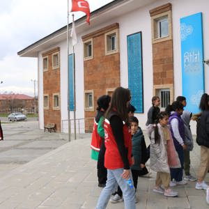 23 Nisan Neşesi Şehit ve Gazi Çocuklarımızla Yaşandı - fotoğraf 2