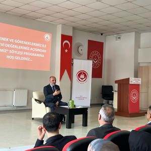 2025 Aile Yılı etkinlikleri kapsamında, aile yapımızı gelenek, görenek ve manevi değerler ışığında ele alan söyleşi programları düzenlendi. - fotoğraf 8