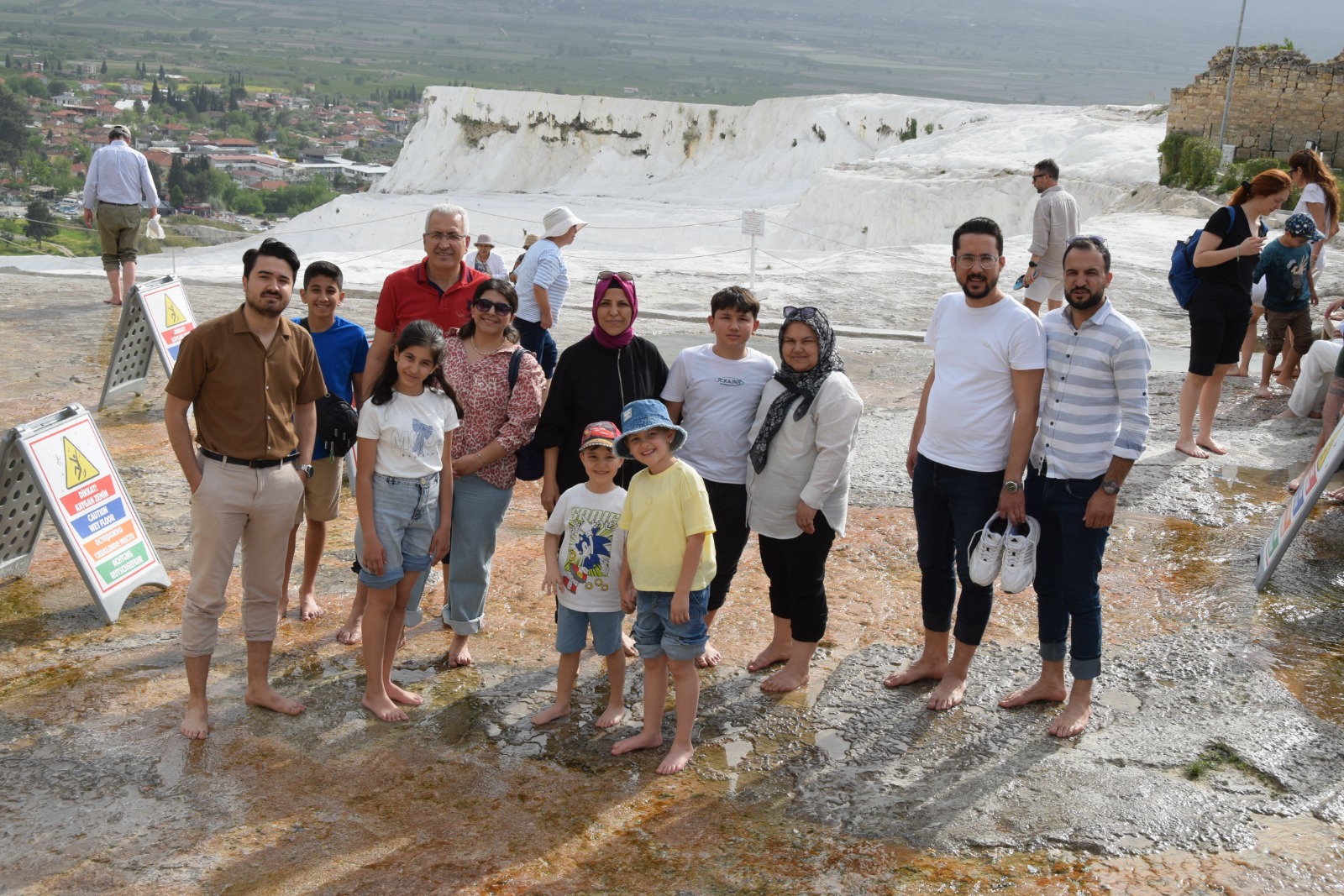“23 Nisan Neşesi” Temasıyla Şehit ve Gazi Çocuklarına Yönelik Pamukkale Gezisi Düzenlendi