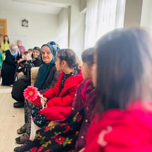 Yaşlılara Saygı Haftası Kapsamında Huzurevi Ziyaretiyle Kuşaklar Arası Anlamlı Buluşma Gerçekleştirildi - fotoğraf 9