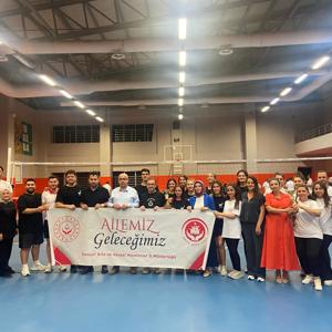 2025 Aile Yılı dolayısıyla, İl Müdürlüğümüzce düzenlenen 1. Sosyal Hizmetler Spor Oyunları voleybol turnuvası, final müsabakalarıyla sona erdi. - fotoğraf 1