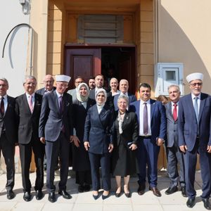 Bakanımız Göktaş, Batı Trakya'da  Dr. Sadık Ahmet'in  vefatının 30. yıl dönümünde düzenlenen anma törenine katıldı - fotoğraf 4