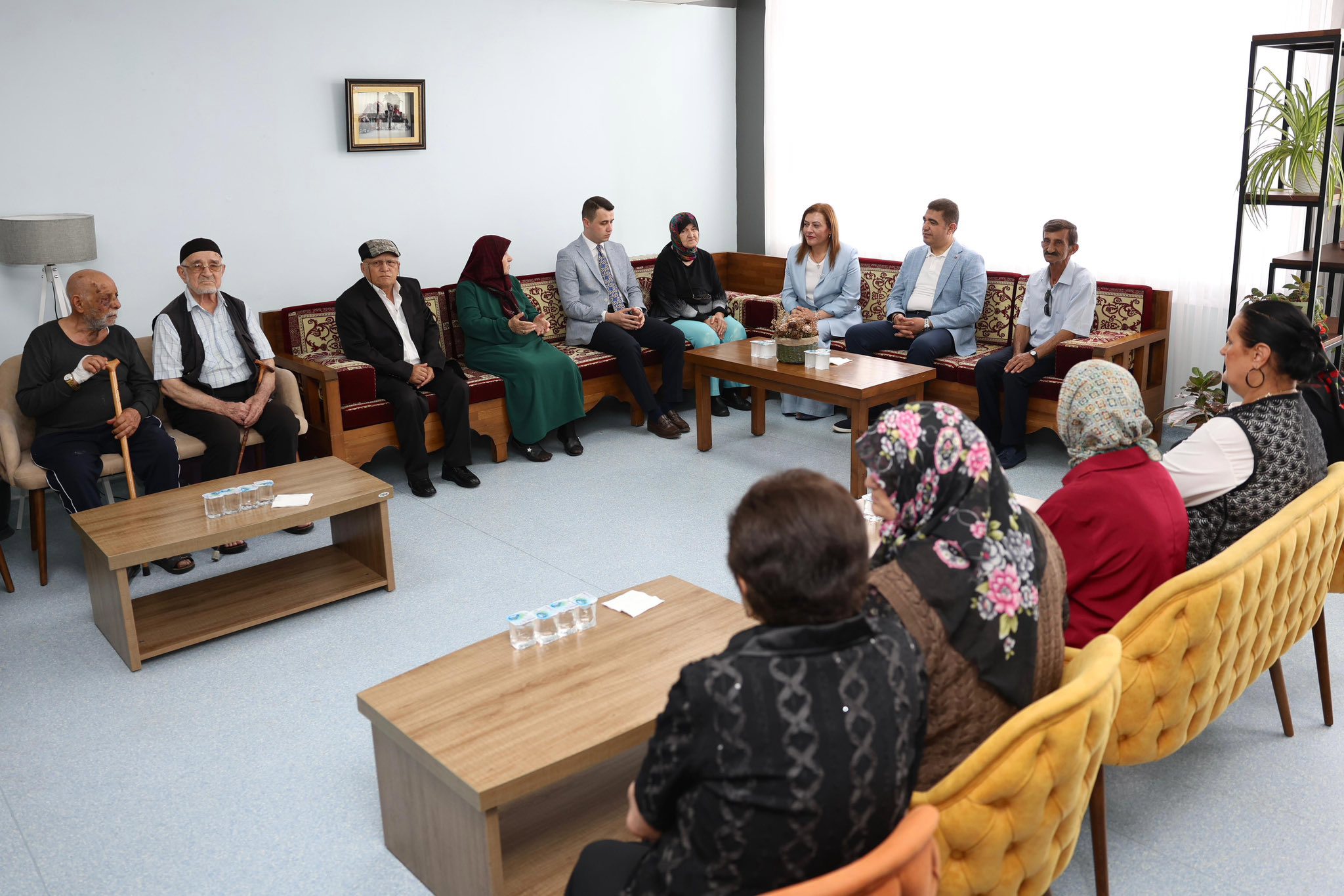 Valimiz Sayın Selçuk Aslan’dan Huzurevi Ziyareti ve Bayramlaşma - fotoğraf 2