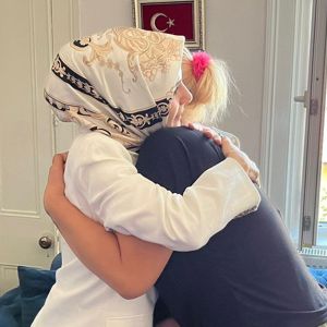 Bakanımız Mahinur ÖZDEMİR GÖKTAŞ  İzmir' de Şehit Ailelerini Ziyaret Etti - fotoğraf 1