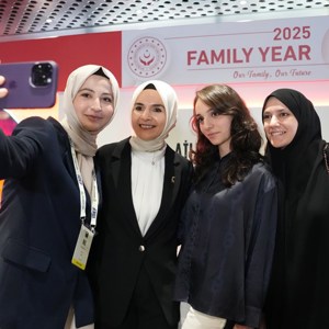Aile ve Sosyal Hizmetler Bakanımız Göktaş, IDEF 2025'i ziyaret etti - fotoğraf 2