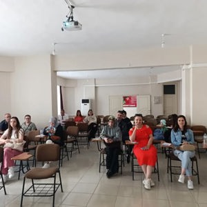 Sinop'ta Kadına Yönelik Şiddetle ve Erken Yaşta Evliliklerle Mücadele Semineri Düzenlendi - fotoğraf 2