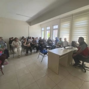 Erfelek’te Kadına Yönelik Şiddet ve Erken Yaşta Evliliklerle Mücadele Semineri Düzenlendi - fotoğraf 1