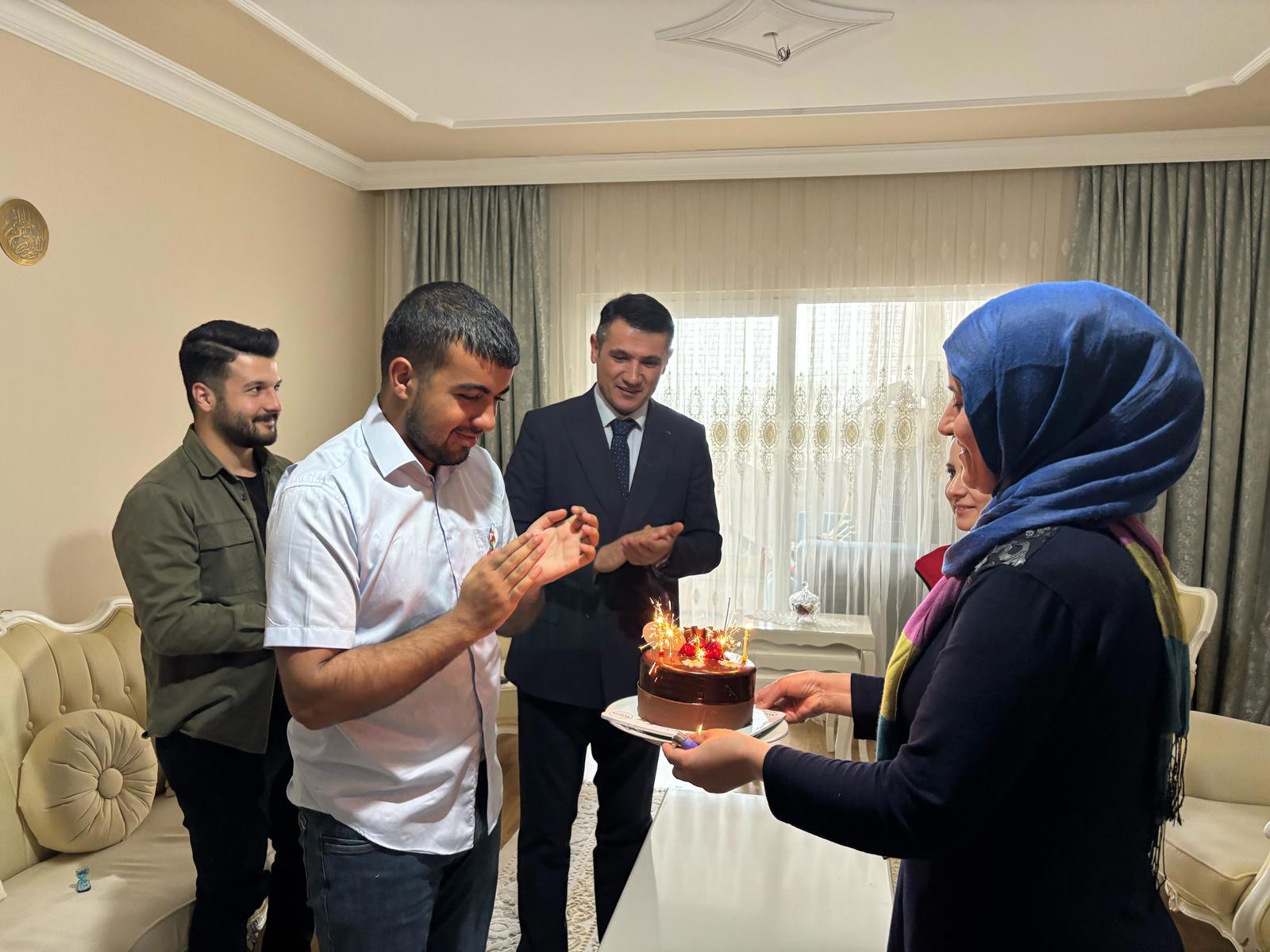 Otizm Farkındalık Günü Kapsamında Otizmli Gencimizi Ziyaret Ettik - fotoğraf 1