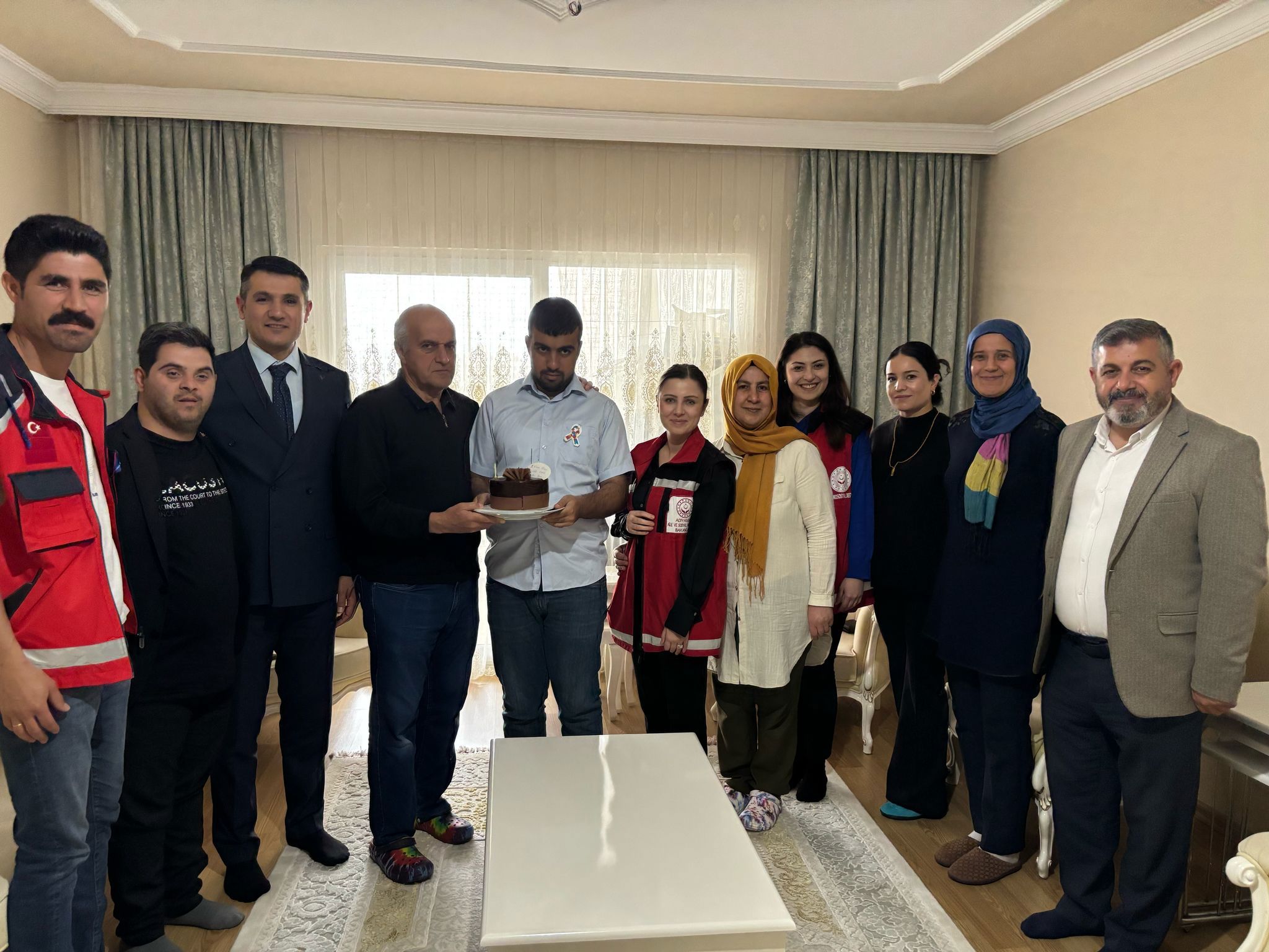 Otizm Farkındalık Günü Kapsamında Otizmli Gencimizi Ziyaret Ettik - fotoğraf 2
