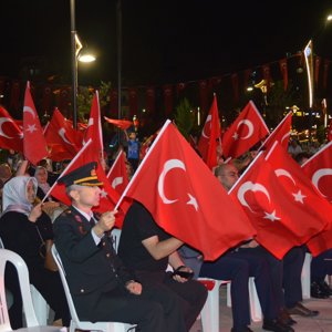 15 Temmuz Demokrasi ve Millî Birlik Günü” Etkinlikleri Kapsamında  "Demokrasi Nöbeti” Tutuldu - fotoğraf 1