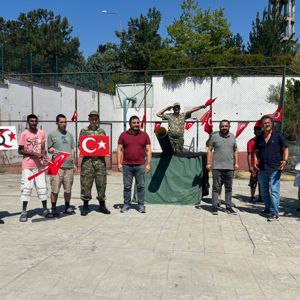 Kocaeli TAD Akmeşe Bakım Rehabilitasyon ve Aile Danışma Merkezinde hizmet almakta olan özel bireylerimiz, 15 Temmuz Demokrasi ve Millî Birlik Günü kapsamında anlamlı bir program hazırladılar. - fotoğraf 1