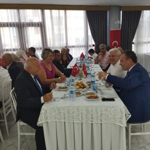 15 Temmuz Anma Programı Kapsamında Şehit Aileleri ve Gaziler Onuruna Yemek Düzenlendi - fotoğraf 4