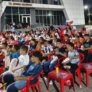 Bir Ekran, Bir Meydan, Bin Gülümseme: Şırnak’ta Seyyar Sinema Çocuklarla Buluştu - fotoğraf 5