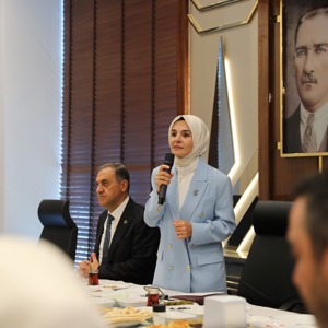Bakanımız Göktaş, Bingöl'de şehit aileleri ve gazilerle “Terörsüz Türkiye Kardeşlik Sofrası”nda buluştu - fotoğraf 1