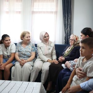 Bakanımız Mahinur Özdemir Göktaş Aile Yılı Kapsamında Karslı Ailesini Ziyaret Etti - fotoğraf 3
