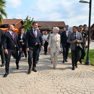 Bakanımız Sayın Mahinur Özdemir Göktaş, Çınarcık Huzurevi Yaşlı Bakım ve Rehabilitasyon Merkezi’ni ziyaret etti. - fotoğraf 5