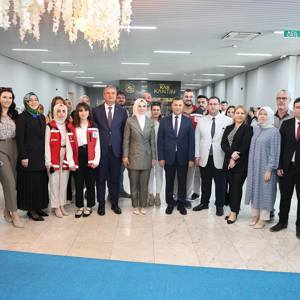 Aile ve Sosyal Hizmetler Bakanımız Sayın Mahinur Özdemir Göktaş, Karabük ilimizde yürütülen sosyal hizmet faaliyetlerini yerinde incelemek amacıyla ilimizi ziyaret etti - fotoğraf 1