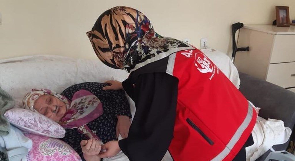 Evde Bakım Yardımı ödemeleri hak sahiplerinin hesaplarına artışlı şekilde yatırılmaya başlandı