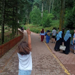 Müdürlüğümüze bağlı çocuk evlerinde kalan sevgili çocuklarımızla birlikte Bolu Gölcük’te unutulmaz bir gün geçirdik - fotoğraf 1