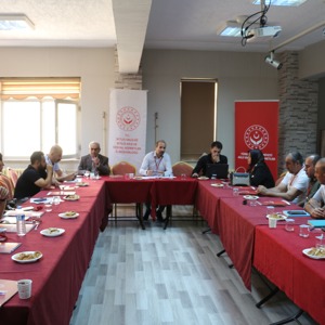 Bitlis'te "2. Yaşlılık Şurası" kapsamında "İl Yaşlı Çalıştayı" düzenlendi. - fotoğraf 11
