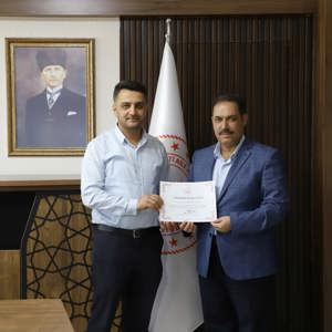 Aile Yılı Kapsamında Sunduğu Değerli Katkılardan Dolayı Aziz Çetinçakmak'a Teşekkür Belgesini Takdim Ettik - fotoğraf 1