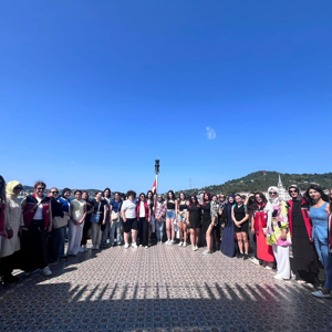 Kahramanların İzinde: Şehitlerimizin ve Gazilerimizin Kıymetli Emanetleri İstanbul’da Bir Araya Geldi - fotoğraf 2