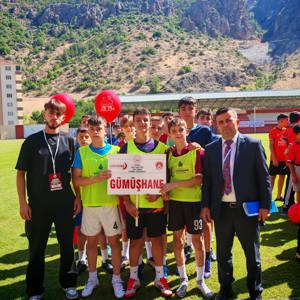 UYAFA Gümüşhane 2025 Aile Yılı Tek Yürek Futbol Turnuvası - fotoğraf 8
