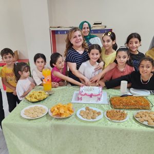 19 Mayıs Çok Amaçlı Toplum Merkezinde Halk Eğitim Müdürlüğü tarafından "Kur’an-ı Kerim ve Elif-Ba Okuma" eğitimi  - fotoğraf 1