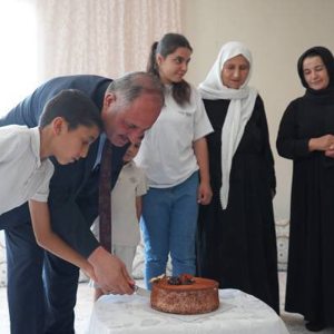 Şehitlerimizin aileleri ve evlatları bizim emanetlerimizdir. İyiki doğdun Renas... 🎂🎁 - fotoğraf 1