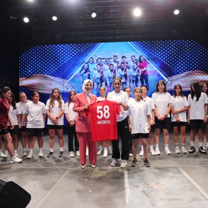 Aile ve Sosyal Hizmetler Bakanımız Göktaş kadın futbolcuların "Kristal Ayaklar Ödül Töreni"ne katıldı - fotoğraf 6