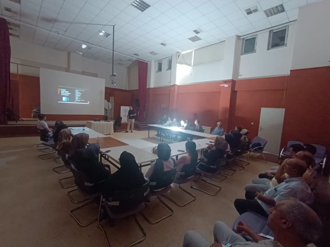 Türkiye Bağımlılıkla Mücadele eğitimleri kapsamında Müdürlüğümüze bağlı iller bankası çocuk evleri sitesinde madde bağımlılığı eğitimi Aile ve Toplum Hizmetleri Birimimiz tarafından verilmiştir.