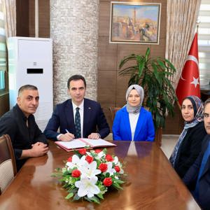 Yeni Koruyucu Ailelerimizle Sözleşme İmzalandı - fotoğraf 1
