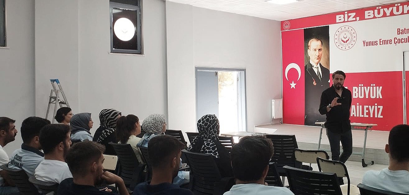 "Çocuklarla İletişim" konulu eğitim