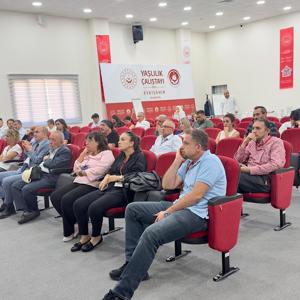 Eskişehir'de Yaşlıların Yaşam Kalitesini Artırmak İçin Önemli Adım: Yaşlılık Çalıştayı Düzenlendi - fotoğraf 13
