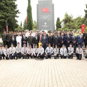 30 Ağustos Zafer Bayramı Etkinlikleri Şehitlik Ziyaretleriyle Başladı   - fotoğraf 1