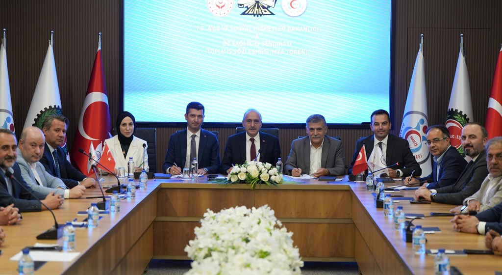Bakanlığımıza Bağlı Hizmet Kollarına İlişkin Toplu İş Sözleşmeleri İmzalandı