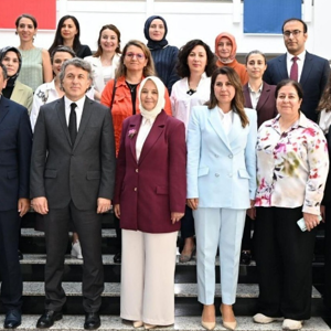 Bakan Yardımcımız Leman Yenigün Ve Beraberindeki Heyet, KTÜ Rektör Vekili Prof. Dr. Ali Temiz’i Makamında Ziyaret Etti. - fotoğraf 1