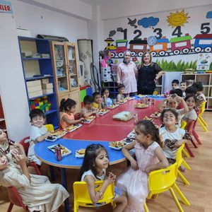"Ökul Öncesi Çocukların Mezuniyet Töreni" - fotoğraf 1