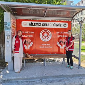 Besni'de En İşlek Duraklardan Birini "Ailemiz Geleceğimiz" Sloganıyla Donattık - fotoğraf 2