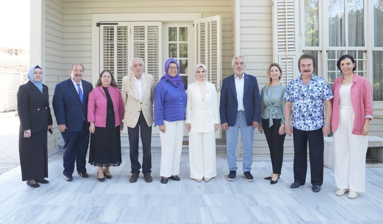 Bakanımız GÖKTAŞ, Cumhurbaşkanlığı Kültür ve Sanat Politikaları Kurulu üyeleriyle bir araya geldi
