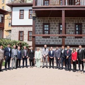 Aile ve Sosyal Hizmetler Bakanımız Göktaş, Türkiye Basın Federasyonu'nda gündeme ilişkin değerlendirmelerde bulundu - fotoğraf 5