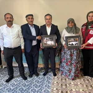 Cumhurbaşkanımızın Hatıra Fotoğrafları Şehit Ailelerine Takdim Edildi - fotoğraf 5